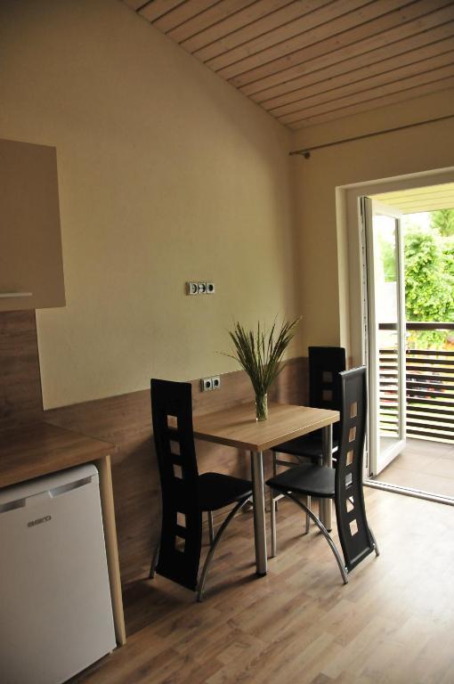 Apartamentai Trys Pusys Швентой Экстерьер фото