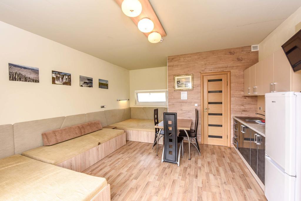 Apartamentai Trys Pusys Швентой Экстерьер фото