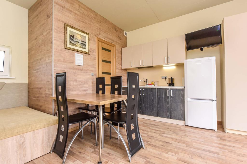 Apartamentai Trys Pusys Швентой Экстерьер фото