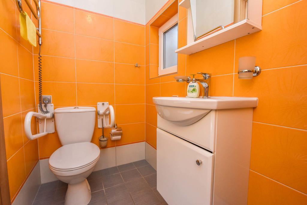 Apartamentai Trys Pusys Швентой Экстерьер фото